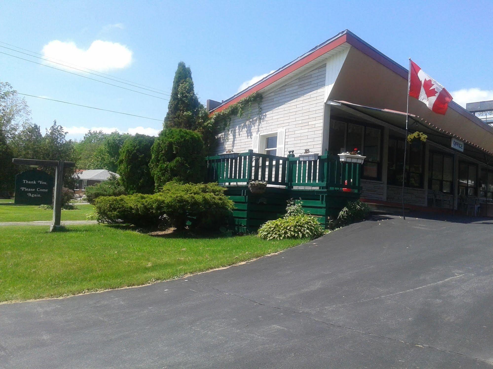 Capricorn Motel Royale 1000 Islands Lansdowne Exteriér fotografie