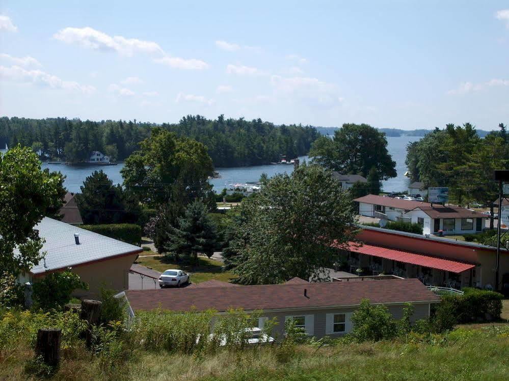 Capricorn Motel Royale 1000 Islands Lansdowne Exteriér fotografie