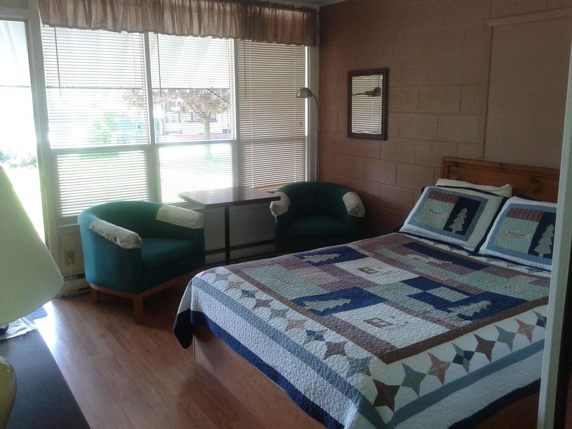 Capricorn Motel Royale 1000 Islands Lansdowne Exteriér fotografie