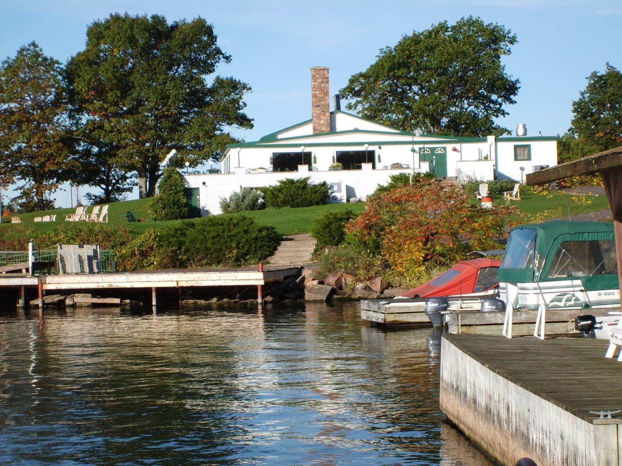 Capricorn Motel Royale 1000 Islands Lansdowne Exteriér fotografie