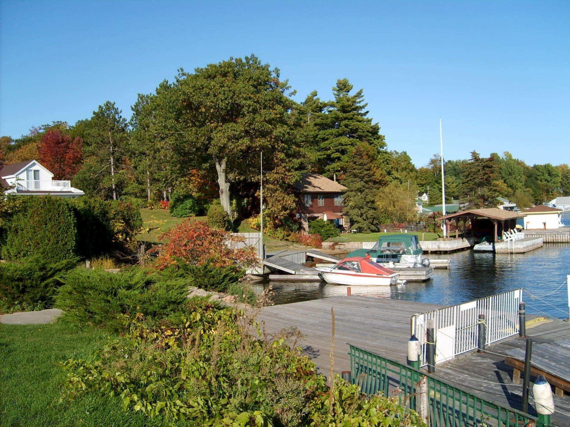 Capricorn Motel Royale 1000 Islands Lansdowne Exteriér fotografie