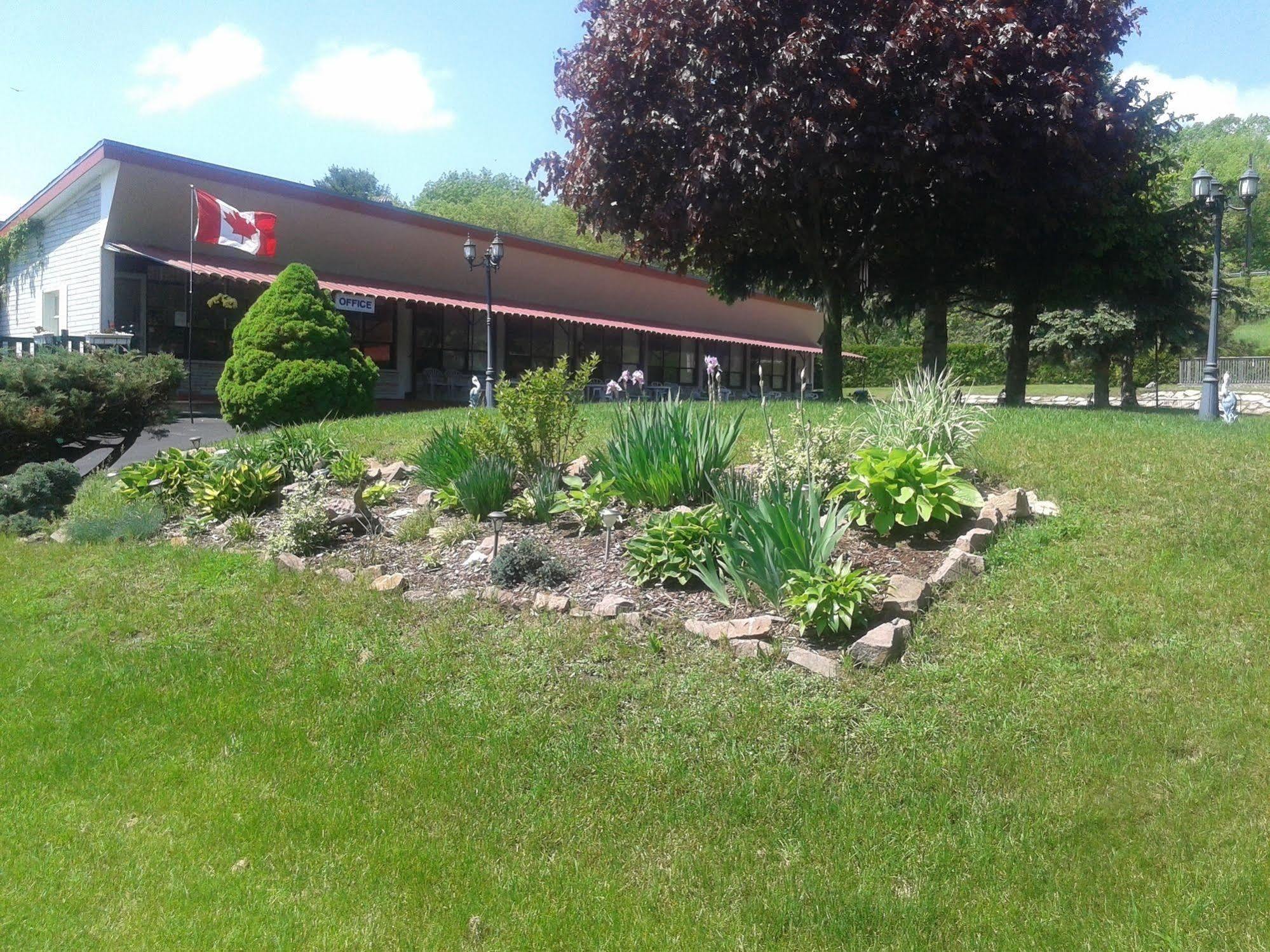 Capricorn Motel Royale 1000 Islands Lansdowne Exteriér fotografie